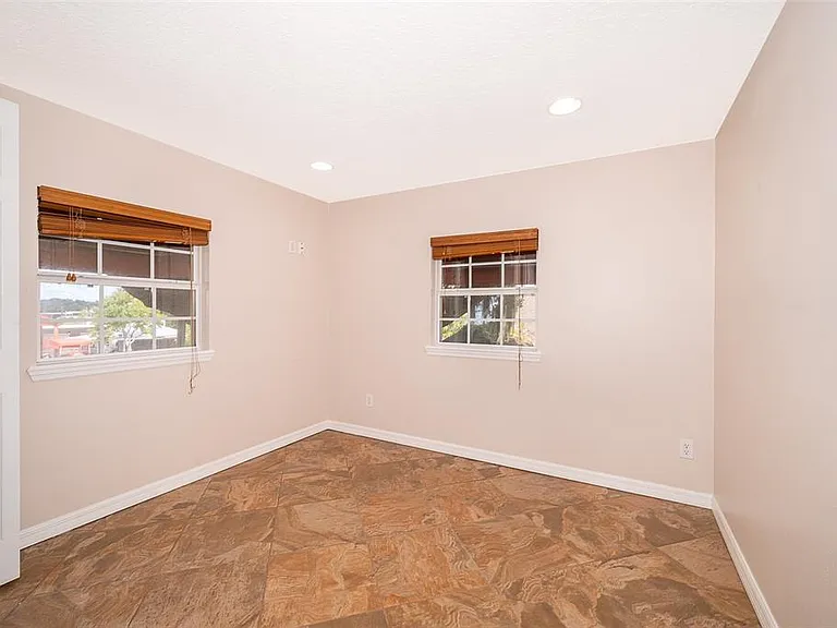 533 West Ave — Photo 9
