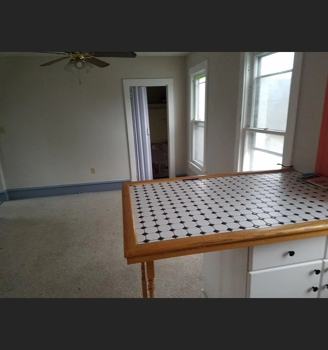 2 bed, 900 sqft, $1,200 — Photo 2