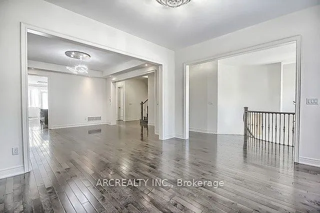 79 Baldry Ave — Photo 10