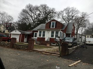 88 Rosewood Rd, Rocky Point, NY 11778