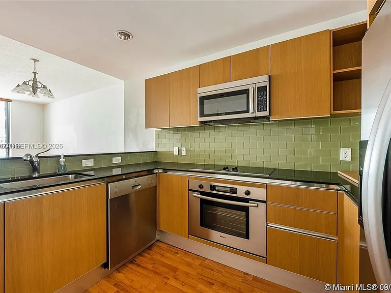 1060 Brickell Ave #2315 — Photo 4