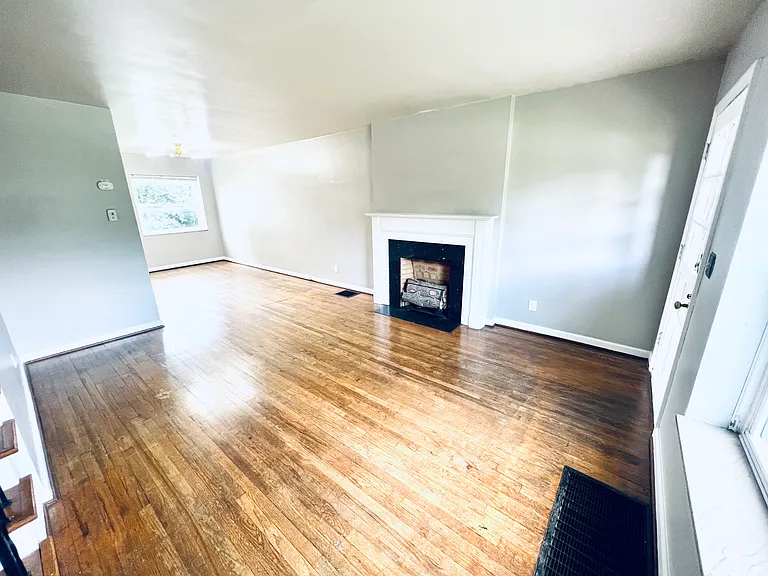 1571 Waltham Rd #1 — Photo 4