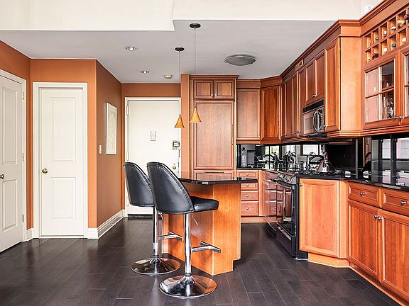 3rd image of 170 E 88th St APT 2B