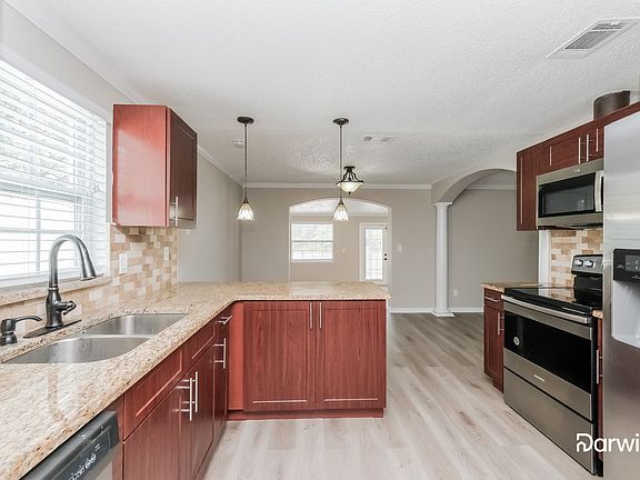 3rd image of 12401 Kiwi Ave