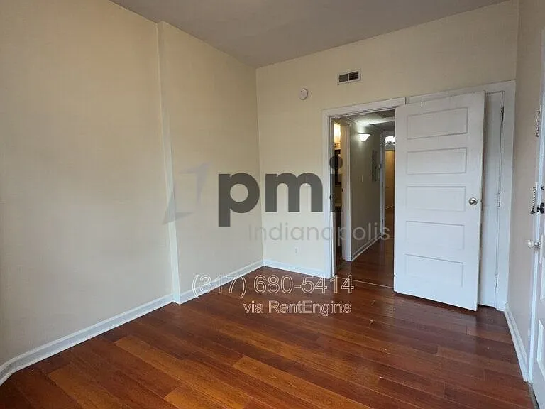 Indy Downtown Colonial Apartments — Photo 23