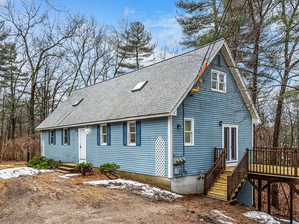 24 Pine Trl #B, Groton, MA 01450