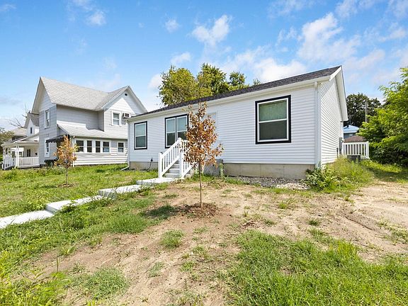 2nd image of 2204 Kemble Ave