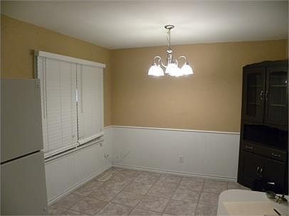4th image of 941 SW 51st St