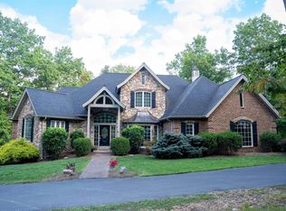 910 Chinquapin Dr, Lyndhurst, VA 22952