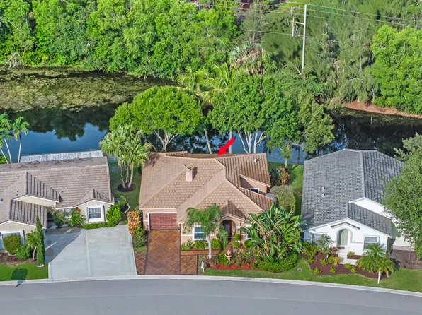 136 Caribe Court, Greenacres, FL 33413