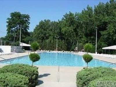6 W Mill Dr APT 2C, Great Neck, NY, 11021