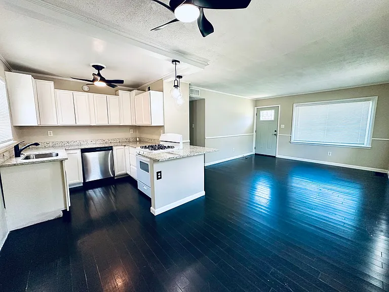 2506 Fureen Dr — Photo 3