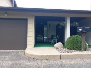 1687 McKnight Ln, Maplewood, MN 55109