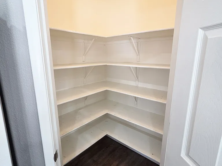 9946 Burton Lake Ct — Photo 15