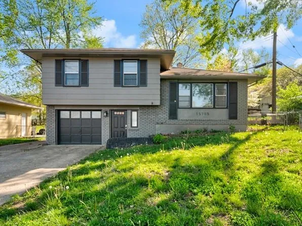 15705 E 35th St S, Independence, MO 64055