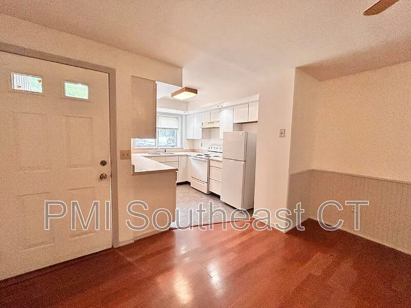 2 bed, 1.0 bath, $1,600 — Photo 3