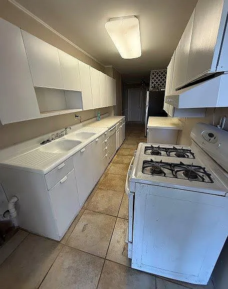 84 N Evergreen St #1 — Photo 3