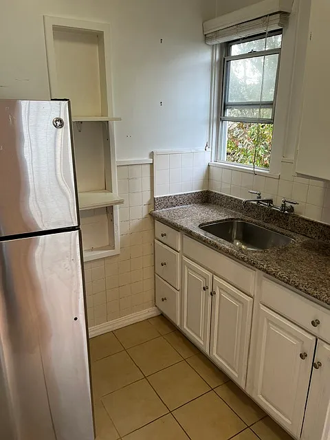 Kitchen (Small)