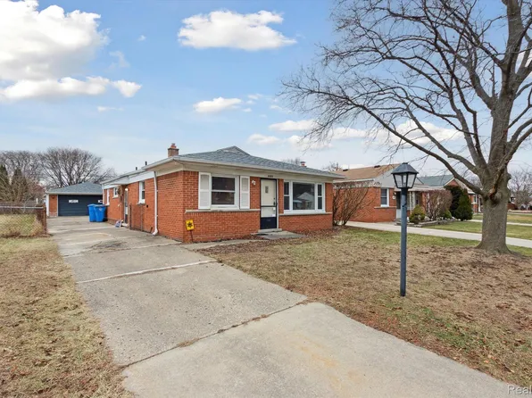 8455 Robindale Ave, Dearborn Heights, MI 48127