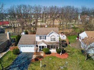 1299 Lilac Ln, Carol Stream, IL 60188