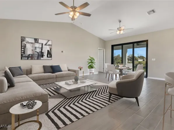 422 NE 25th Terrace Cpe, Coral, FL 33909