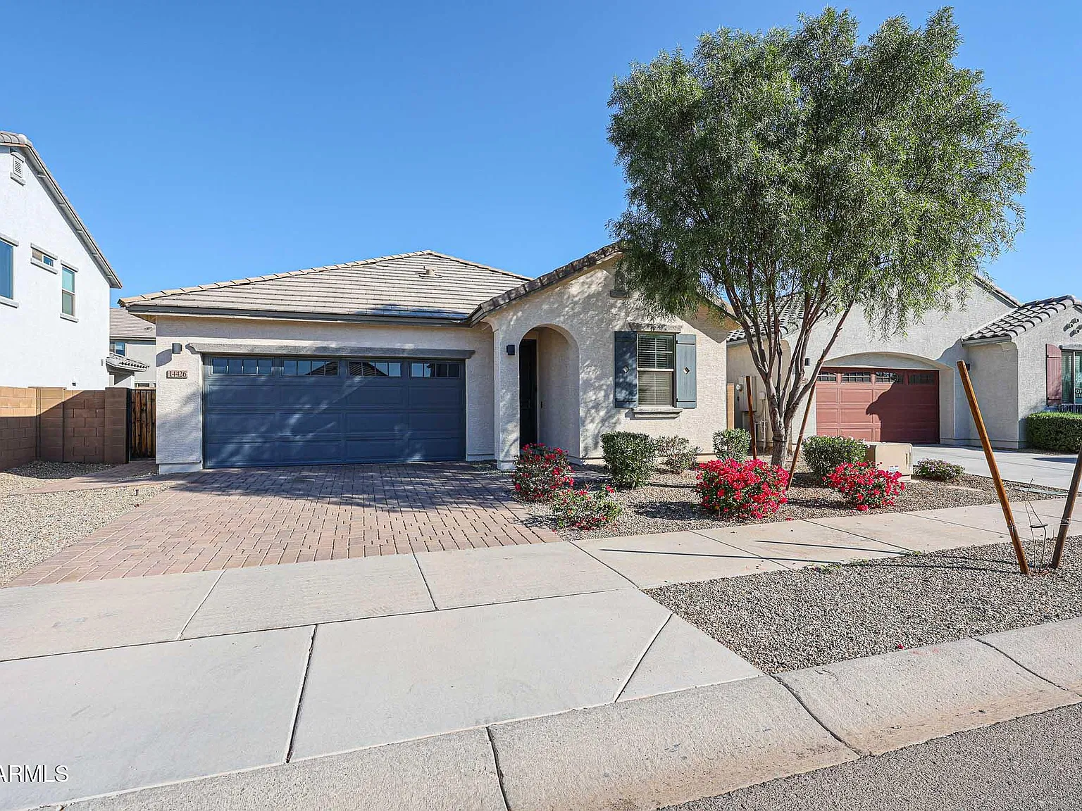3 bed, 2.0 bath, 1695 sqft, $2,095 — Photo 2