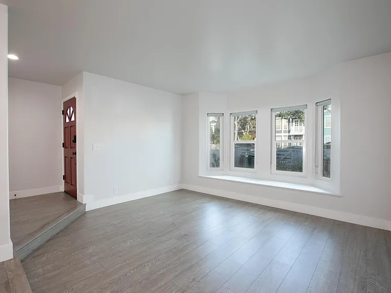 14929 Grevillea Ave — Photo 8