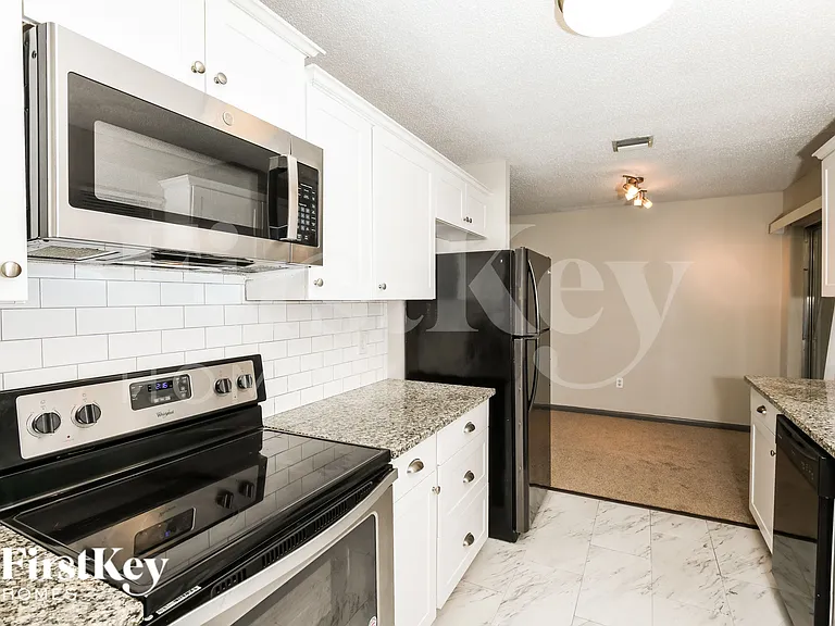 772 Cadez St NE — Photo 6