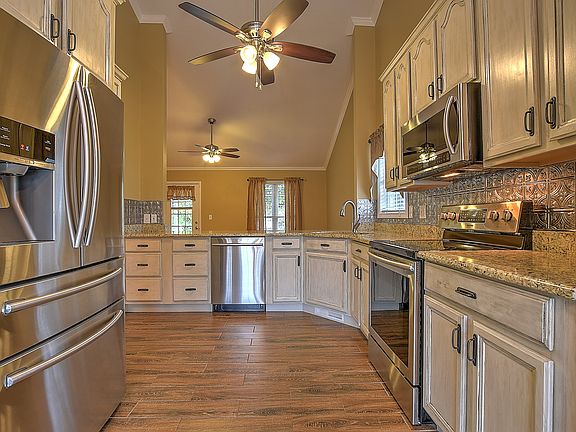 Kitchen and dinning area 