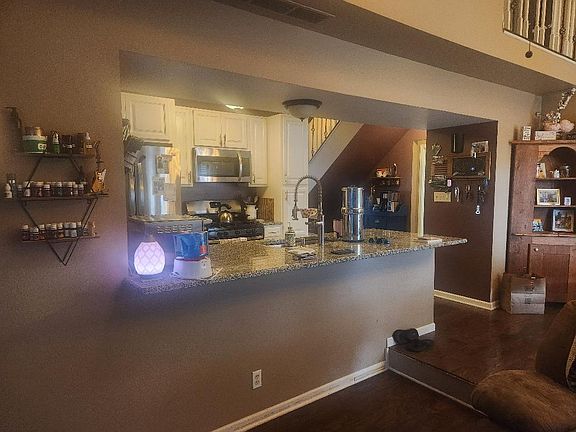 5th image of 605 Kensington Dr