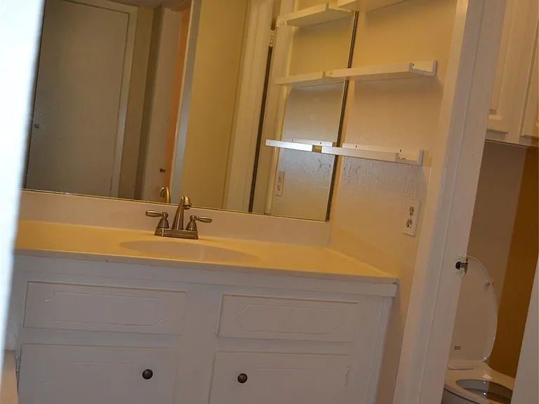 1710 Brun St #10 — Photo 10