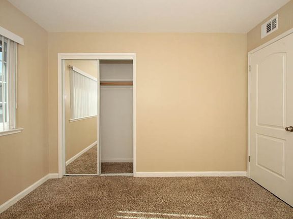 5th image of 438 Ventura Ave APT 9