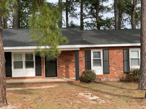 104 Beeler Ave, Hamlet, NC 28345