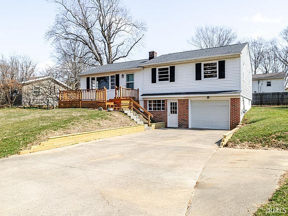 5th image of 2622 N Skyline Dr