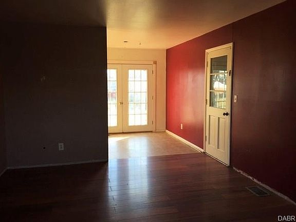 2nd image of 526 Hialeah Ct