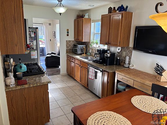 4th image of 41532 Belden Cir