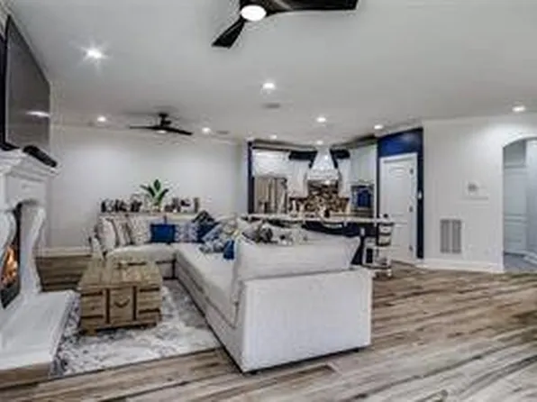 305 Post View Dr, Aledo, TX 76008