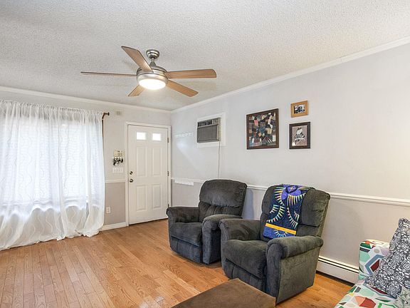 5th image of 139 Pine St