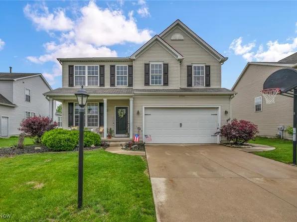 27374 Wheaton Pl, Olmsted Falls, OH 44138