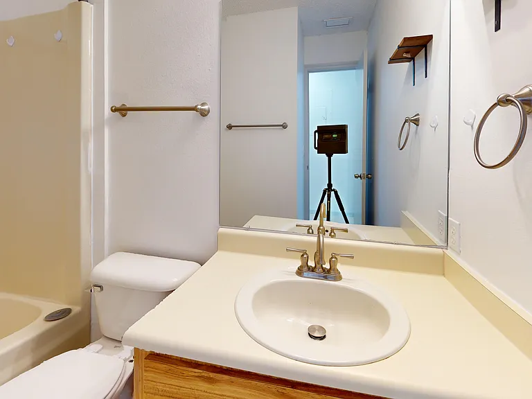 Full Bathroom Full Bathroom