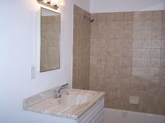4th image of 1712 E Route 66 APT C