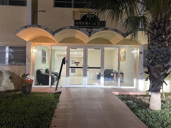16701 NE 14th Ave APT 203, Miami, FL 33162