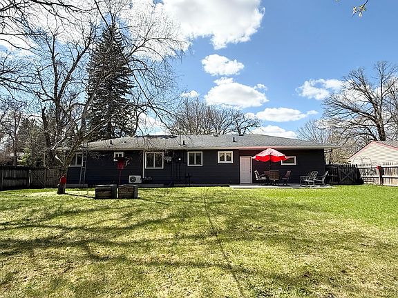 2nd image of 740 Springen Ave