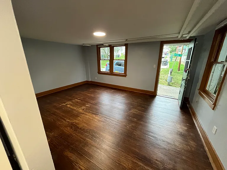 309 Brockway Ave — Photo 1