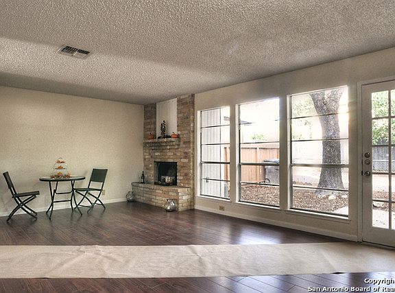 5th image of 2819 Hunters Green Dr