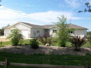 2201 W Ballantyne Dr, Madison Lake, MN 56063