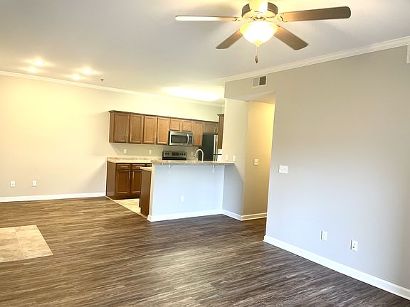 5th image of 300 Griffin Gate Dr #B-02