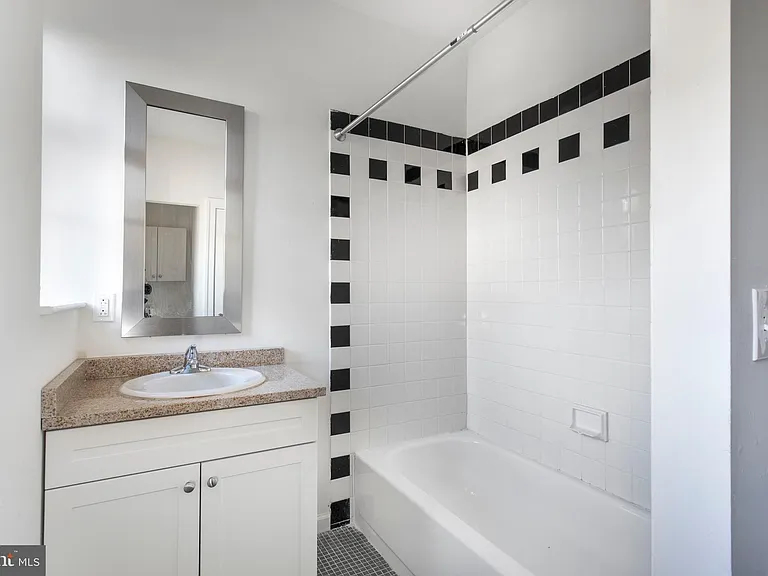 532 Spruce St #4 — Photo 13