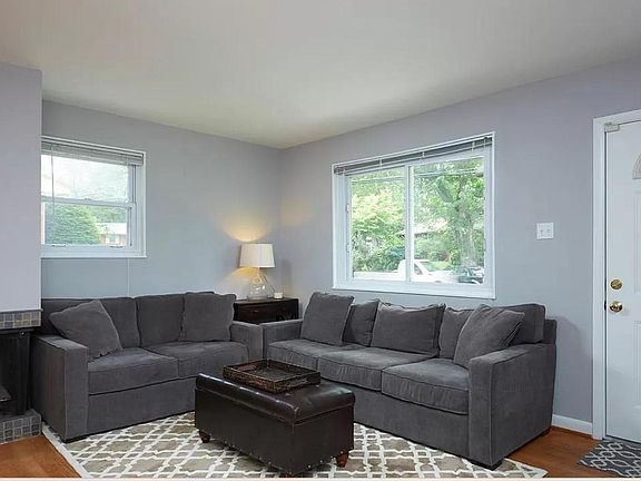 3rd image of 11803 Ashley Dr
