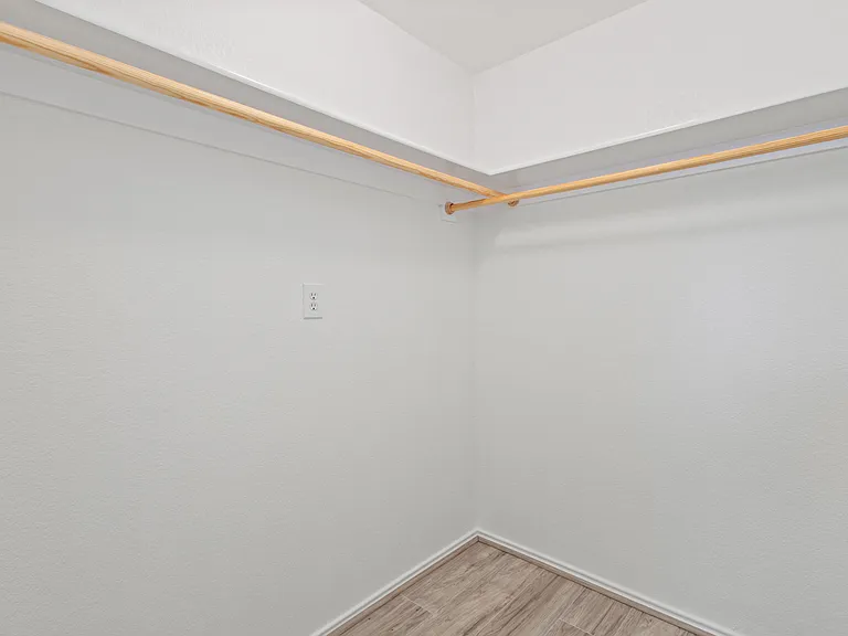 1011 Waterview Dr — Photo 14